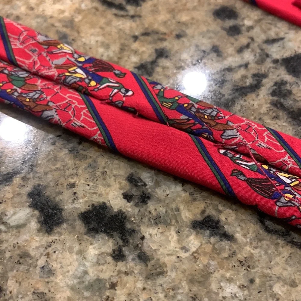 Authentic Gucci made in Italy vintage tie with horse & rider derby racing style - Picture 5 of 8